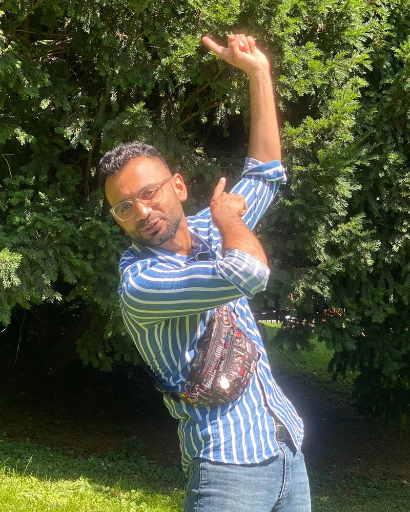 Ayush pointing up at the heading
